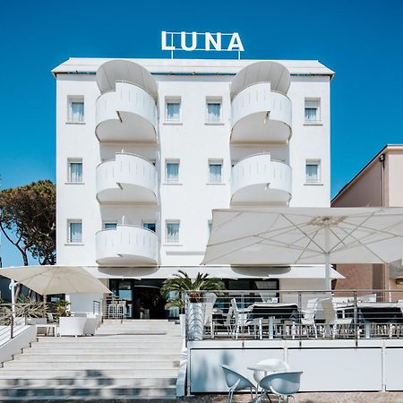 Hotel Luna Centrale Lignano Sabbiadoro Exteriör bild